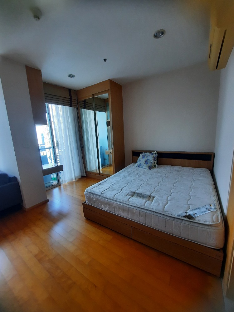 For RentCondoRatchathewi,Phayathai : Urgent for rent Newly renovated room Electrical appliances are ready. !!Condo for rent villa Ratchatewi Size 41 sqm(studio/1Bathroom) for 18,000 baht/month.