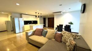 For RentCondoSukhumvit, Asoke, Thonglor : Condo for rent, Richmond Palace, Sukhumvit 43-47, near BTS Phrom Phong.