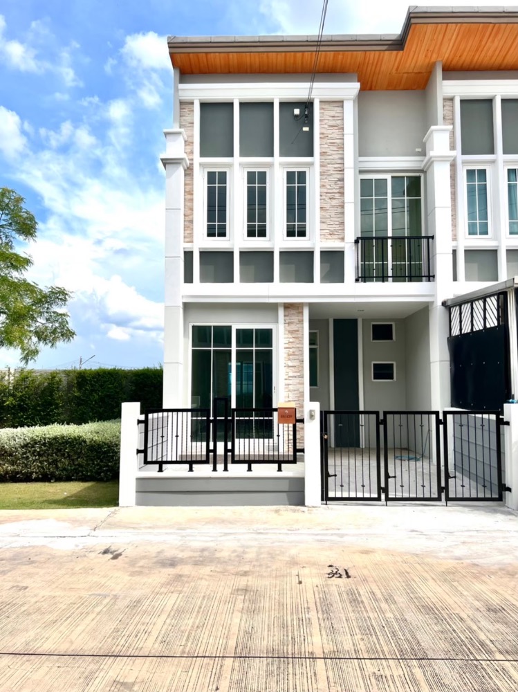 For SaleTownhouseAyutthaya : Townhome for sale at special price Golden Town Ayutthaya University