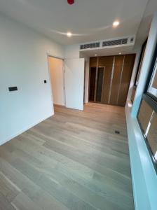 For SaleCondoSukhumvit, Asoke, Thonglor : 👍Great corner room at an excellent price! Located in Ekamai-Thonglor, this 2-bedroom, 2-bathroom unit offers good ventilation and privacy. Close to BTS Ekamai and expressways.