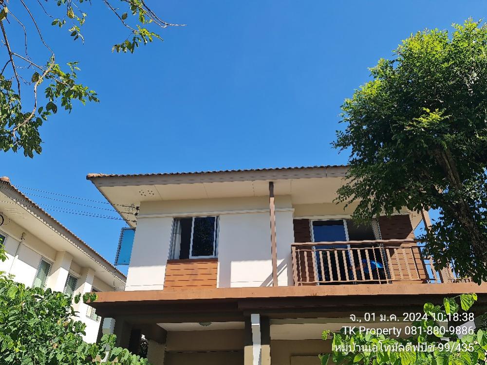 For RentHouseSamut Prakan,Samrong : 💥For rent - Single house, Atoll Village #MaldivesBeach💚35 sq m, 110 sq m, 3 air conditioners, near shady gardens💙3 bedrooms, 2 bathrooms, 1 car park🧡with furniture. And complete with electrical appliances 🎾 There is a fitness center. 🏊‍♀️Swimming pool 🌳Ga