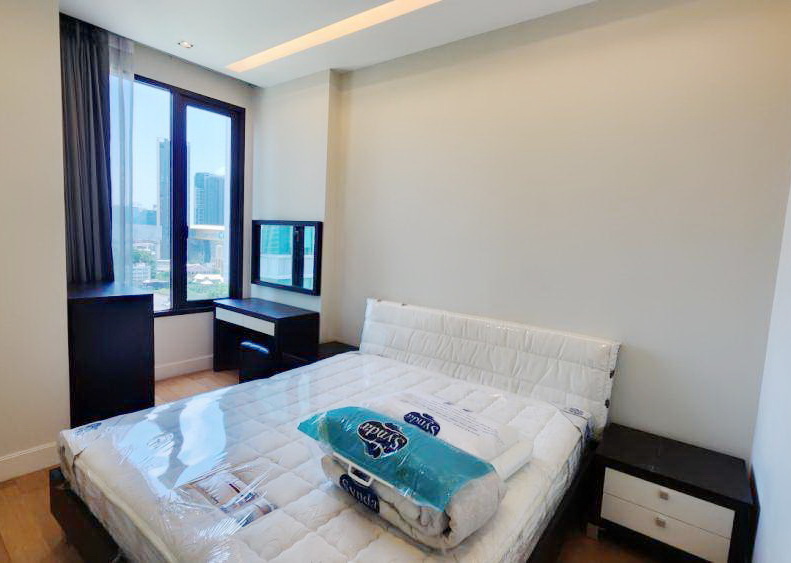 For RentCondoLadprao, Central Ladprao : EQX104 Equinox 40 sqm. 16th Floor 18,000 baht 092-597-4998