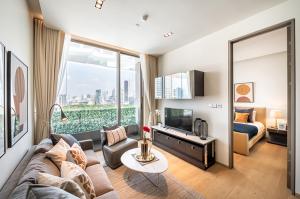 ขายคอนโดสีลม ศาลาแดง บางรัก : Fully Furnished 1 Bed Condo for Sale!