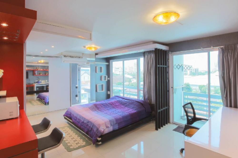 For SaleCondoLadprao, Central Ladprao : Lat Phrao Condo, next to the main road, beautiful room, ready to move in, fully furnished, size 42 sq m., Lat Phrao Intersection.