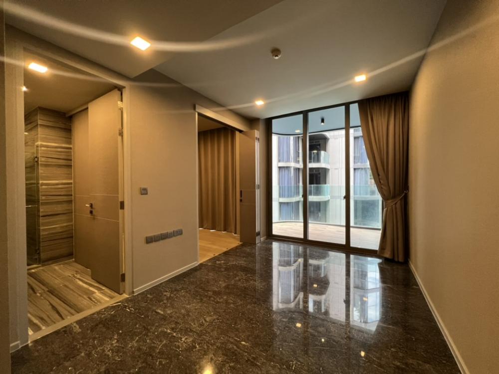 For SaleCondoSukhumvit, Asoke, Thonglor : Condo that allows pets, near BTS Phrom Phong, Ashton Residence Sukhumvit 41, promotion room 12.9 million, 2 bedrooms, 2 bathrooms. Interested, make an appointment to see the project 062-339-3663