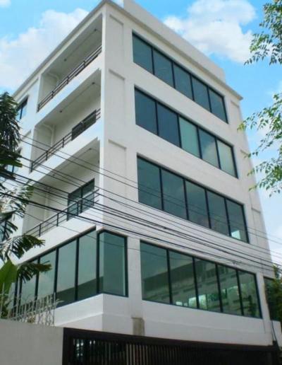 For SaleOfficeLadprao101, Happy Land, The Mall Bang Kapi : Office for sale and rent + with warehouse, Lat Phrao 71 (near Ekamai-Ramindra Expressway) 235 sq m, 1400 sq m, wide area, can park 20 cars inside.