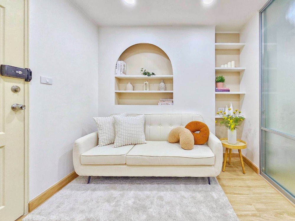 For SaleCondoNawamin, Ramindra : Beautiful room, minimalist and smooth. The beautiful room as described in Mininal is cute. You can just carry your bags and move in!! 🎉 Lumpini KM.8