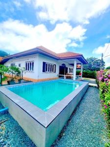 For RentHouseRayong : Large pool villa for rent 105sq.wa. 4bed454sq.m.Mae Ramphueng Beach Very 4bath 5A/C 3par