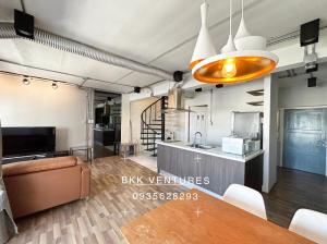 For RentCondoSukhumvit, Asoke, Thonglor : Loft Duplex 2BED FOR RENT - ready to move now in Thonglor