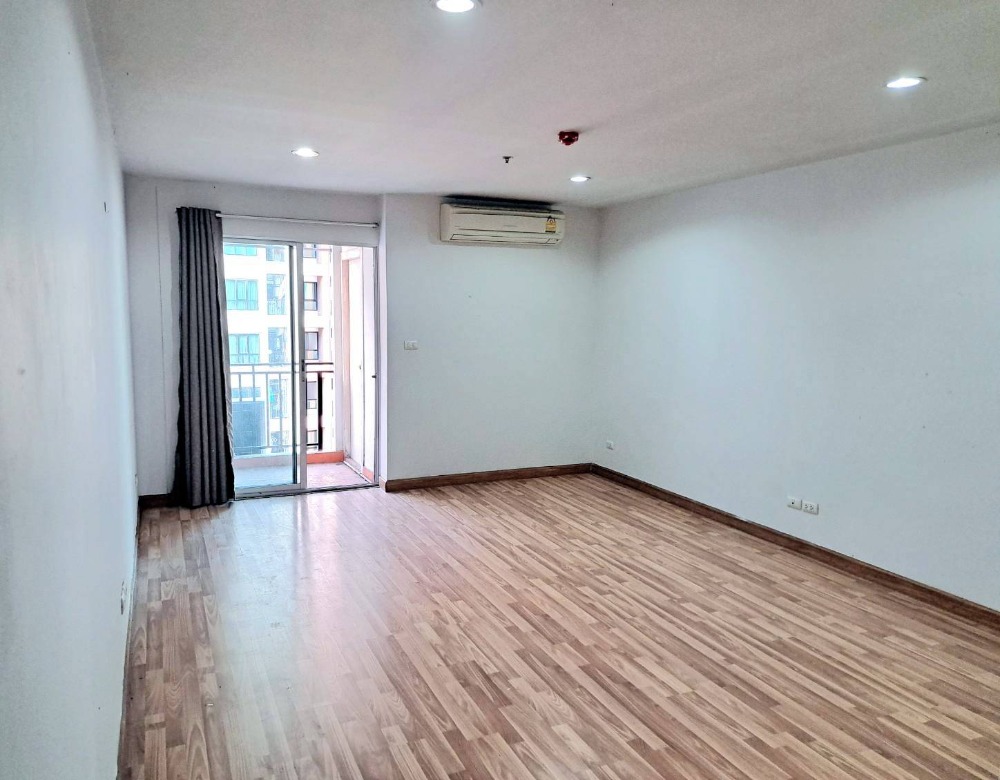 For SaleCondoVipawadee, Don Mueang, Lak Si : Selling cheapest in the project!! Condo next to BTS Wat Phra Si Mahathat Connection point to the Pink and Green Line train stations. Condo for sale, Regent Home 10, 8th floor, next to Chaengwattana Road. Opposite Buddhaw