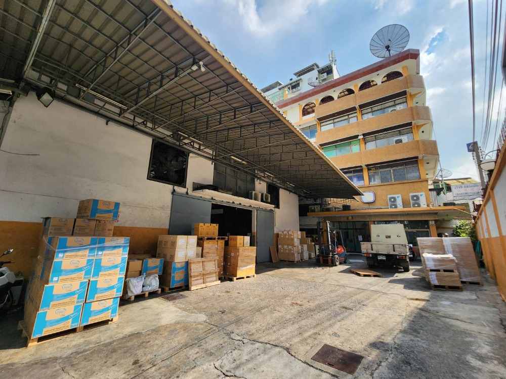 For SaleLandYaowarat, Banglamphu : Best Price! Great Investment Opportunity!!  320.7 Sq.W Commercial Building for SALE near Chinatown (Yaowarat), Near MRT Hua Lamphong, Near Khlong Thom!!
