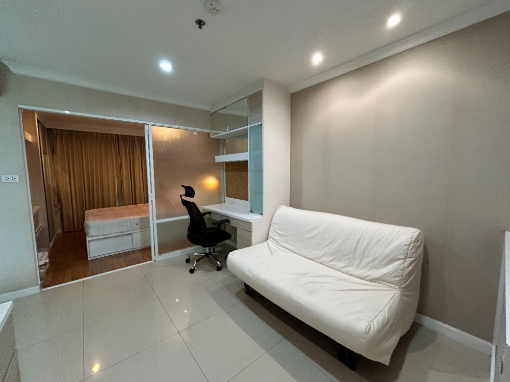 For SaleCondoRama9, Petchburi, RCA : 🎉 Urgent Sale Condo Lumpini Place Rama 9 - Ratchada, Size 37 sqm, High floor Only 2.8x, Near MRT Rama 9 Ready to move in.