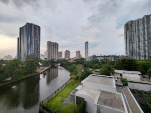 For SaleCondoOnnut, Udomsuk : [Very Rare] Hasu Haus one bedroom condo with stunning canal view