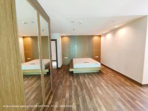 For RentCondoSukhumvit, Asoke, Thonglor : Renovated Condo room near BTS Thonglor for rent : 2 bedrooms 2 bathrooms for 116 sqm. on 19th floor. With fully furnished and electrical appliances. Just 400 m. to BTS Thonglor. Rental only for 55,000 / m.