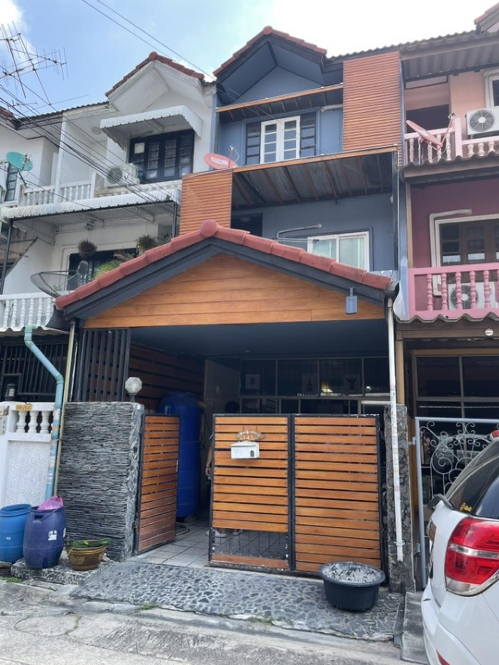 For SaleTownhouseRathburana, Suksawat : For Sale, 3-story townhouse, Sinthawee Village, Suan Thon 1, Soi Pracha Uthit 44 - Thung Khru, beautifully decorated house, good location.