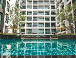 For RentCondoRama9, Petchburi, RCA : Duplex room: 2 bedrooms, ready to move in, JRY Rama 9 condo.