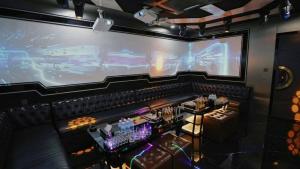 ให้เช่าร้านค้า ร้านอาหารพระราม 9 เพชรบุรีตัดใหม่ RCA : Rental / Selling : New Luxury Lounge Nighclub , Private Karaoke 14 Rooms with Super High Quality System in Rama 9 , 15 mins to Thonglor , 1600 sqm , 2 Storeys ปล่อยเช่า / เซ้ง : Luxury Lounge Night Club และ Private Karaoke 14 ห้อง ใกล้พระราม 9 และทองหล่อ 