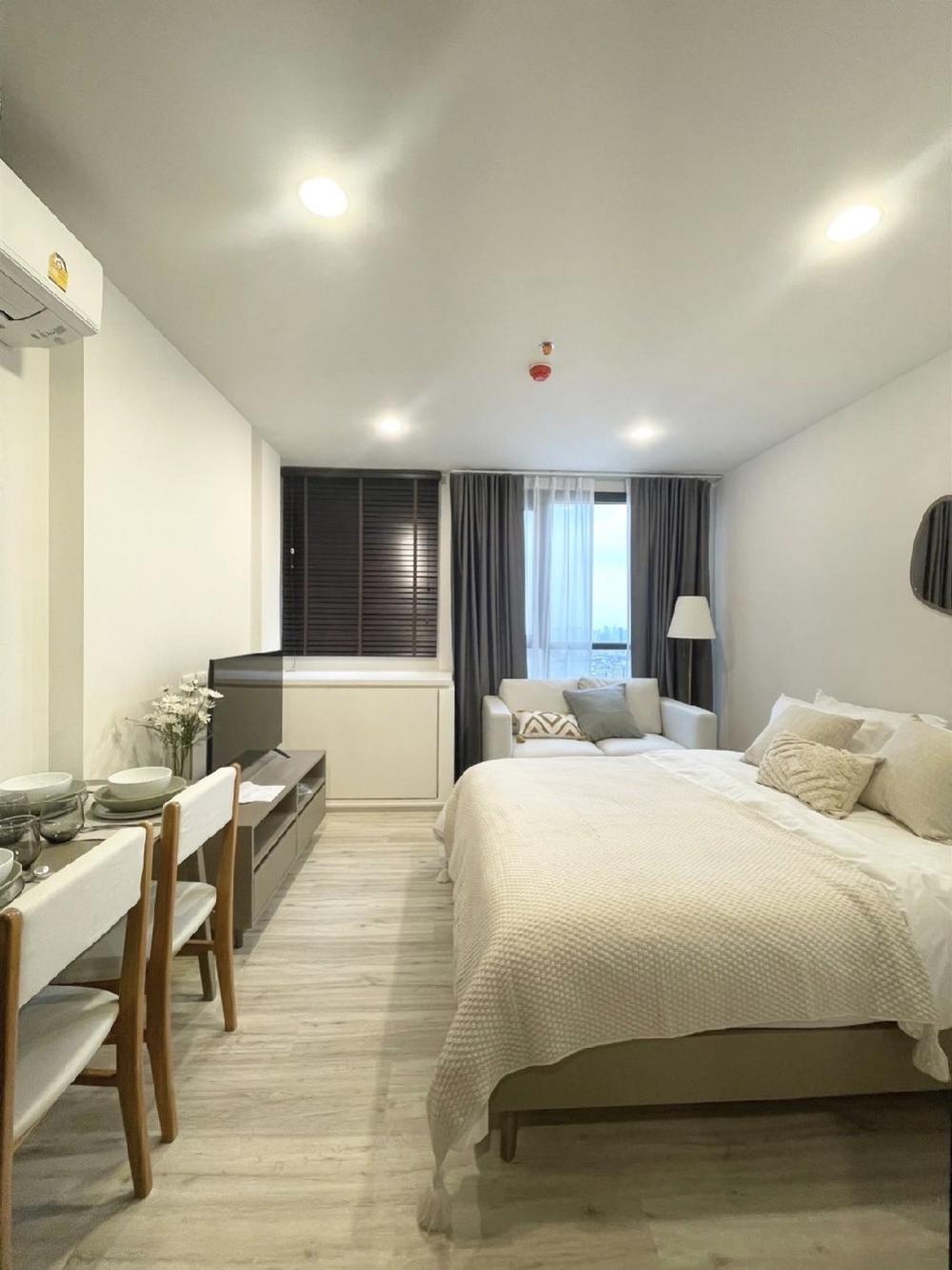 For RentCondoRatchadapisek, Huaikwang, Suttisan : Condo for rent XT Huaikwang, complete furniture and electrical appliances. There are many rooms, very beautiful rooms.