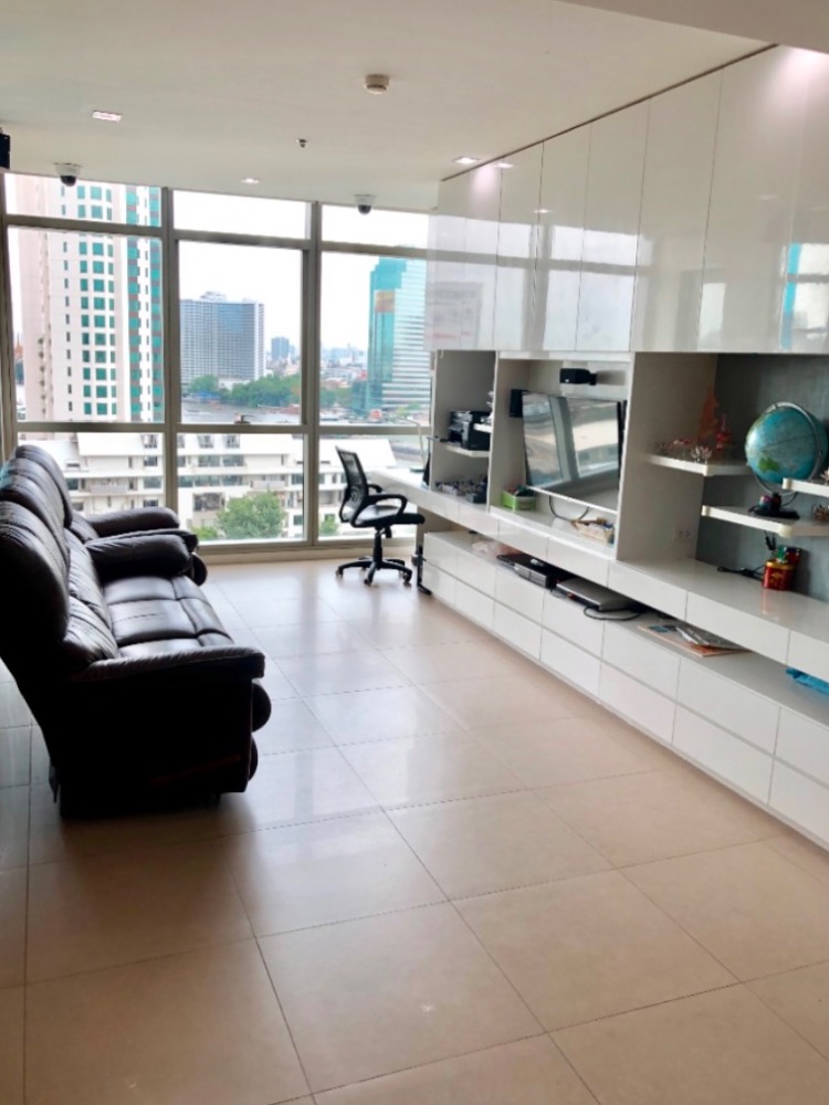 For RentCondoWongwianyai, Charoennakor : Rent The River, big room, beautiful, cheap, ready to move in, river view, near BTS Saphan Taksin. If interested, contact Line @841qqlnr