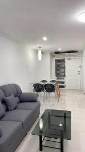 For RentCondoSukhumvit, Asoke, Thonglor : 📌Condo for rent  Supalai Place Sukhumvit 39 📌 Line : @jhrrealestate