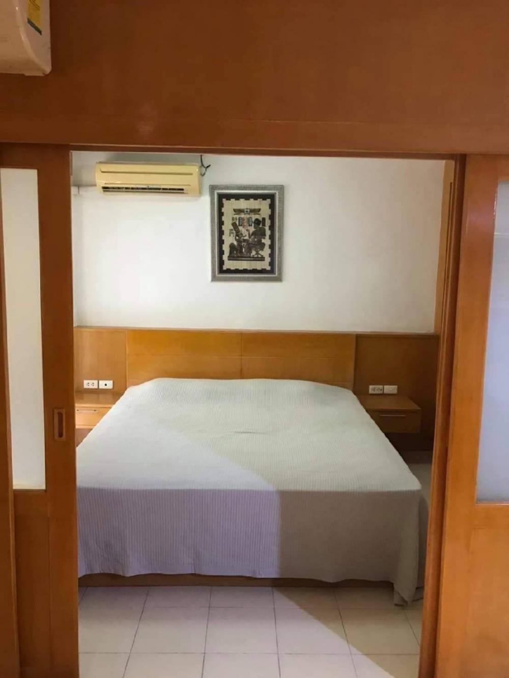 For RentCondoBangna, Bearing, Lasalle : Condo for rent, The Parkland Bangna, 1 room, wooden furniture, built-in throughout the room.