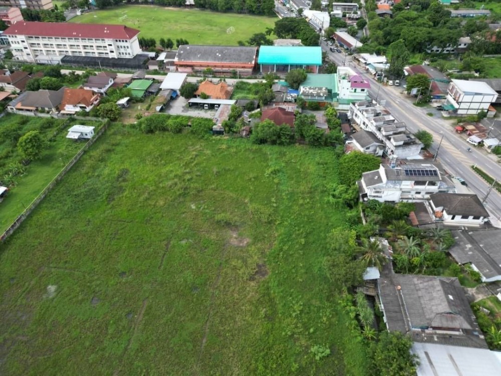 For SaleLandChiang Mai : Land for sale next to the main road, orange city plan, San Kamphaeng, Chiang Mai Province (land next to the airport and department store) 9 rai 21 sq m.