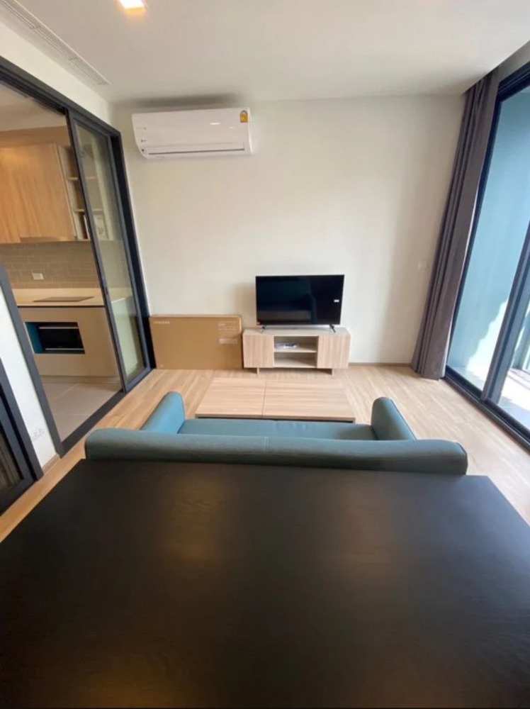For RentCondoRatchathewi,Phayathai : The highlight of Room Type 1J-M is that it is a room with a walk-in closet, space to store clothes, luggage, and suitcases. There are only 4 rooms per floor. For rent: XT Phayathai.