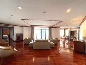 For RentCondoSukhumvit, Asoke, Thonglor : Pets friendly with 3 bedrooms for rent at Sukhumvit 26 near K Village