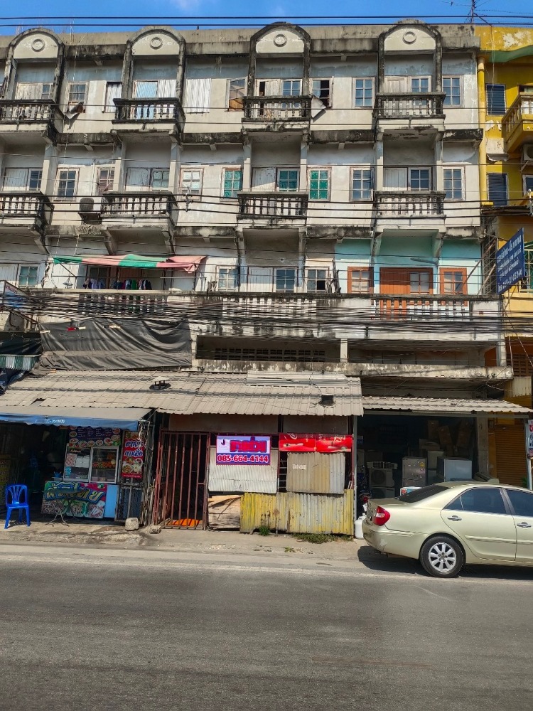 For SaleShophouseEakachai, Bang Bon : K1513 Urgent sale, very cheap, shophouse 45 sq m., 4.5 floors, next to the road, can be traded, near the entrance of Soi Sap Phaisan, Samut Sakhon.