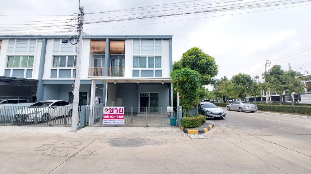 For SaleTownhouseRama5, Ratchapruek, Bangkruai : 💥 Townhouse for sale Lumpini Townville Ratchaphruek - Pinklao (Lumpini Townville Ratchaphruek - Pinklao) Cheapest in the project. If interested, call 065-624-7498 or message line 0656247498