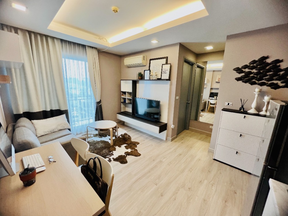 For SaleCondoRama9, Petchburi, RCA : Condo for sale, True Thonglor, 1 bedroom (newly renovated room Modern style, ready to move in) 23rd floor, panoramic city view. Location in the heart of the city, convenient to travel, opposite Bangkok Hospital.