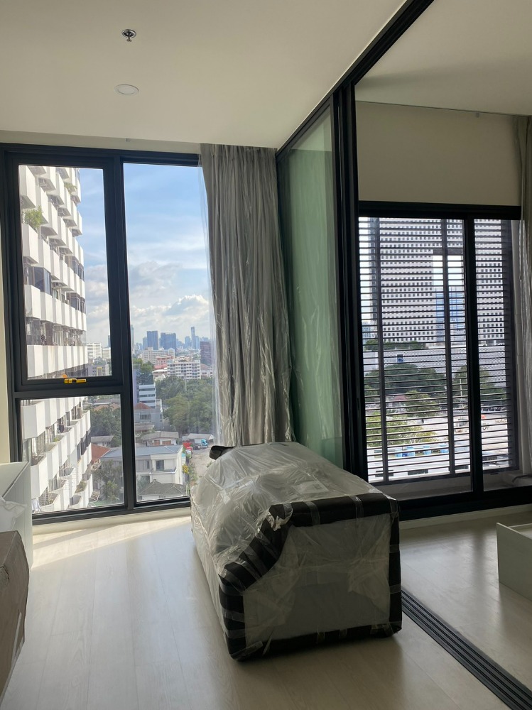 For SaleCondoKasetsart, Ratchayothin : Cheapest Mazarine Ratchayothin 4.59 million 1br 34 sq m with location 0 meters BTS Ratchayothin, free ferry, free rental, rent on transfer date, make an appointment to see the room urgently.