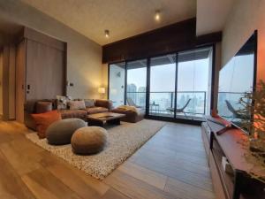 For SaleCondoSukhumvit, Asoke, Thonglor : 📌Amazing 2 Beds 2 ฺBaths unit is in corner face east, unblocked view at balcony , nice modern decoration by Japanese professional interior designer