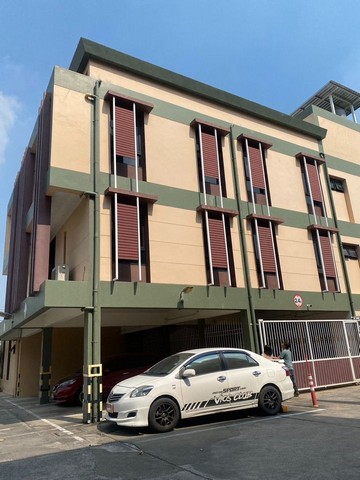 For RentShophouseVipawadee, Don Mueang, Lak Si : BS1291 3-story building for rent, Soi Pracha Uthit 15, Don Mueang area, near the Red Line BTS. Suitable for use as a residence or office.