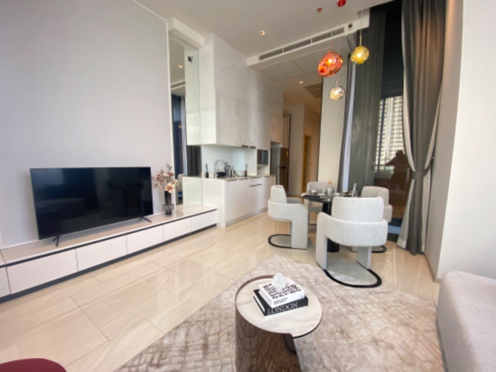 For SaleCondoSilom, Saladaeng, Bangrak : Urgent sale Ashton Silom 2 bedrooms, 2 bathrooms, fully furnished, special price, room direct from the project, common area free for 2 years, with special discount behind the mic...!!!!