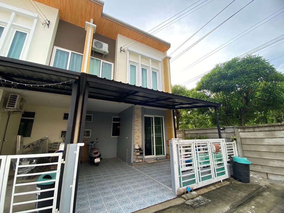 For RentTownhouseNonthaburi, Bang Yai, Bangbuathong : 2-story townhouse for rent, Golden Town Chaiyaphruek Wongwaen project, near BTS + Central Westgate, fully furnished, ready to move in, corner house, pets allowed.
