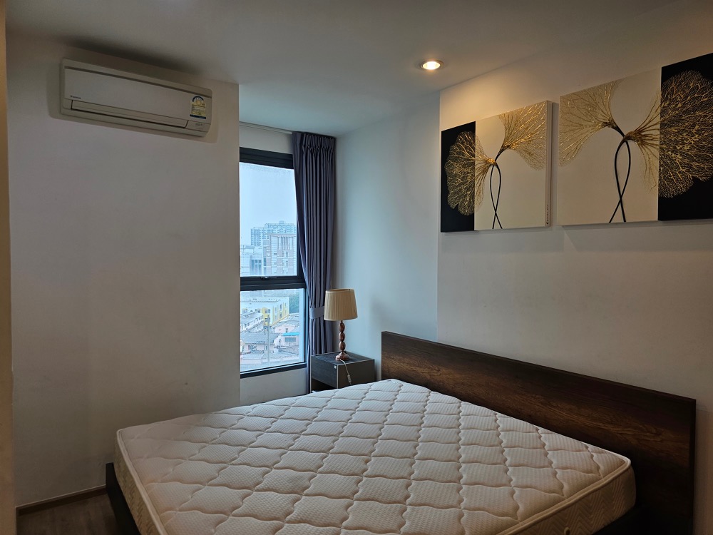 For RentCondoSiam Paragon ,Chulalongkorn,Samyan : Ideo Q Chula - Samyan【𝐑𝐄𝐍𝐓】🔥 Elegant room Wooden furniture The central part is full. Near Sam Yan Mit Town Ready to move in !! 🔥Contact Line ID: @hacondo