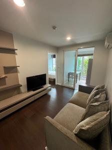 For RentCondoSukhumvit, Asoke, Thonglor : The Crest Sukhumvit 49 fully furnished, 33.5 sq m.