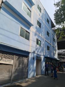 For SaleShophouseBangna, Bearing, Lasalle : Commercial Building, Corner Unit, Soi Ramkhamhaeng 51 / Across from Ramkhamhaeng University.