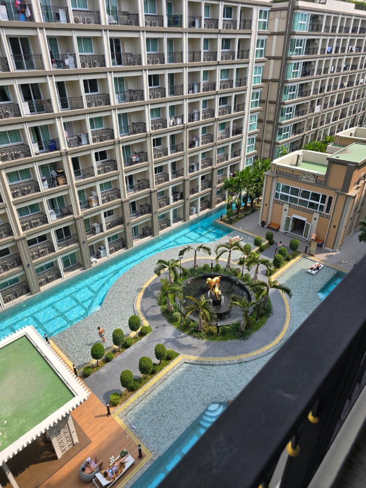 For SaleCondoPattaya, Bangsaen, Chonburi : High-end residential development with pool view at Dusit Grand Park 2, conveniently located near shopping and Jomtien Beach in Pattaya.