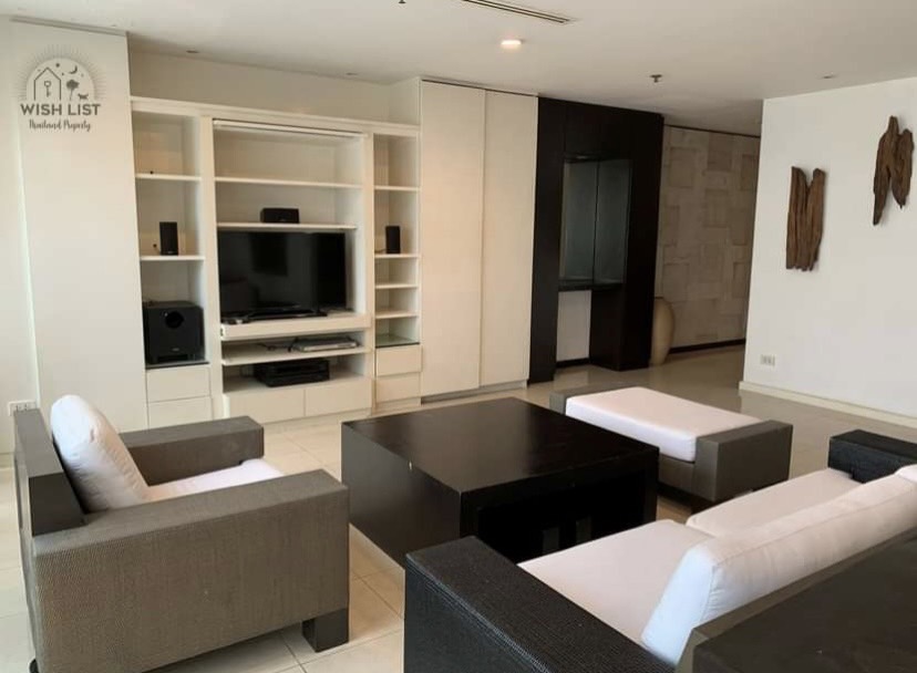 ให้เช่าคอนโดสุขุมวิท อโศก ทองหล่อ : Duplex Room for rent Kiarti Thanee City Mansion Sukhumvit Duplex 3 bed rooms BTS Asoke  Pet friendly.