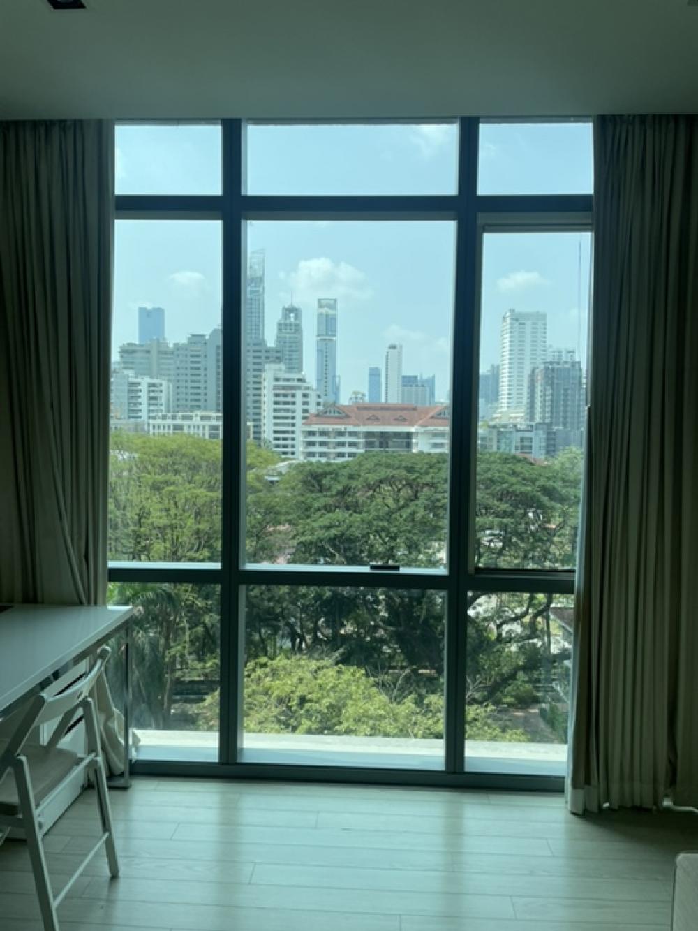 For SaleCondoSukhumvit, Asoke, Thonglor : Urgent sale, Watthana Park view, The Room Sukhumvit 21 project, beautiful room 37 sq m, fully furnished, selling below market. For more information, please call Beer 089-8578865