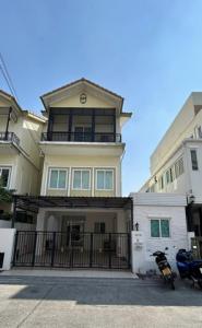 For RentHome OfficeNonthaburi, Bang Yai, Bangbuathong : RT844 Townhome for rent, Lapawan Village 17, size 36 sq m, 3 bedrooms, 4 bathrooms, 6 air conditioners, curtains and blinds installed throughout the house. Where can I get an office near the BTS?