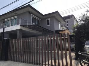 For RentHouseRamkhamhaeng, Hua Mak : 2-story detached house for rent in the Town in Town area, along the expressway, Lat Phrao, Ramkhamhaeng, near the expressway. Town in Town