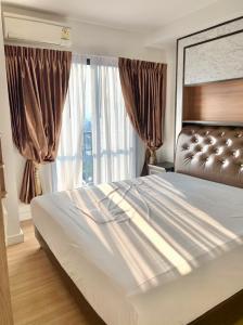 For RentCondoSathorn, Narathiwat : New room! The Seed Mingle Sathorn-Suanplu, beautiful corner room, fully furnished, has bathtub and washing machine, high floor, good view, near BTS, ready to move in.