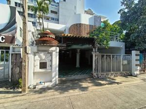 For SaleHouseAri,Anusaowaree : Beautiful 2-storey detached house for sale, 45 sq m., only 600 meters from BTS Ari, Soi Phahonyothin 2, vintage style.