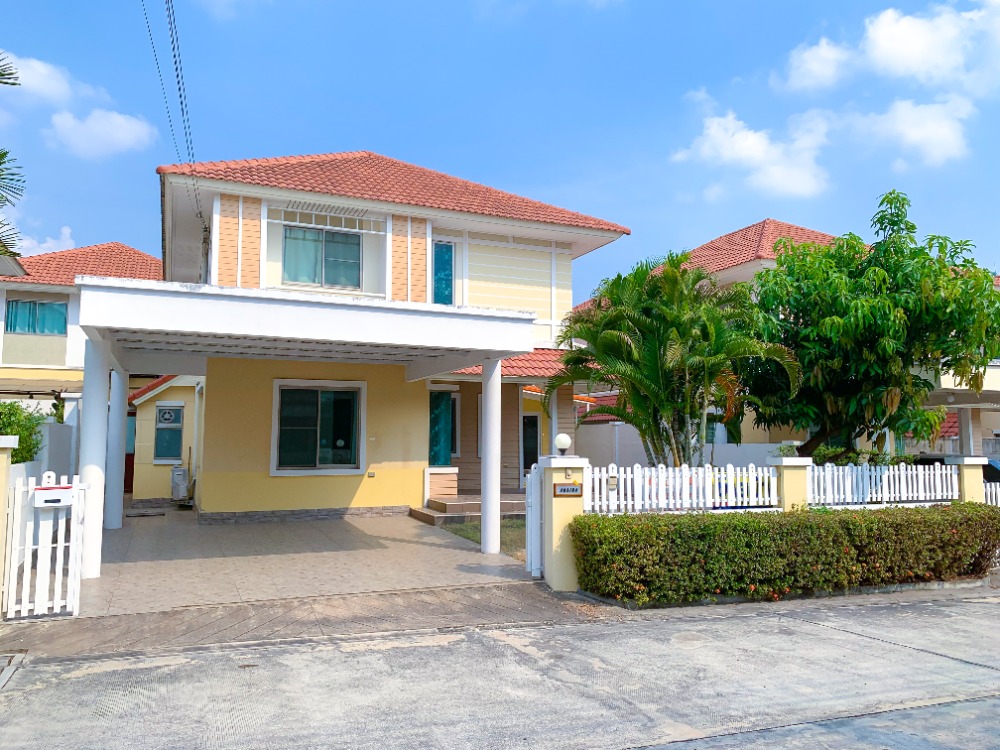 For SaleHouseSriracha Laem Chabang Ban Bueng : Single house, Sriracha Tiger Zoo, House of the Canary - very large kitchen, pleasing those who love to cook.