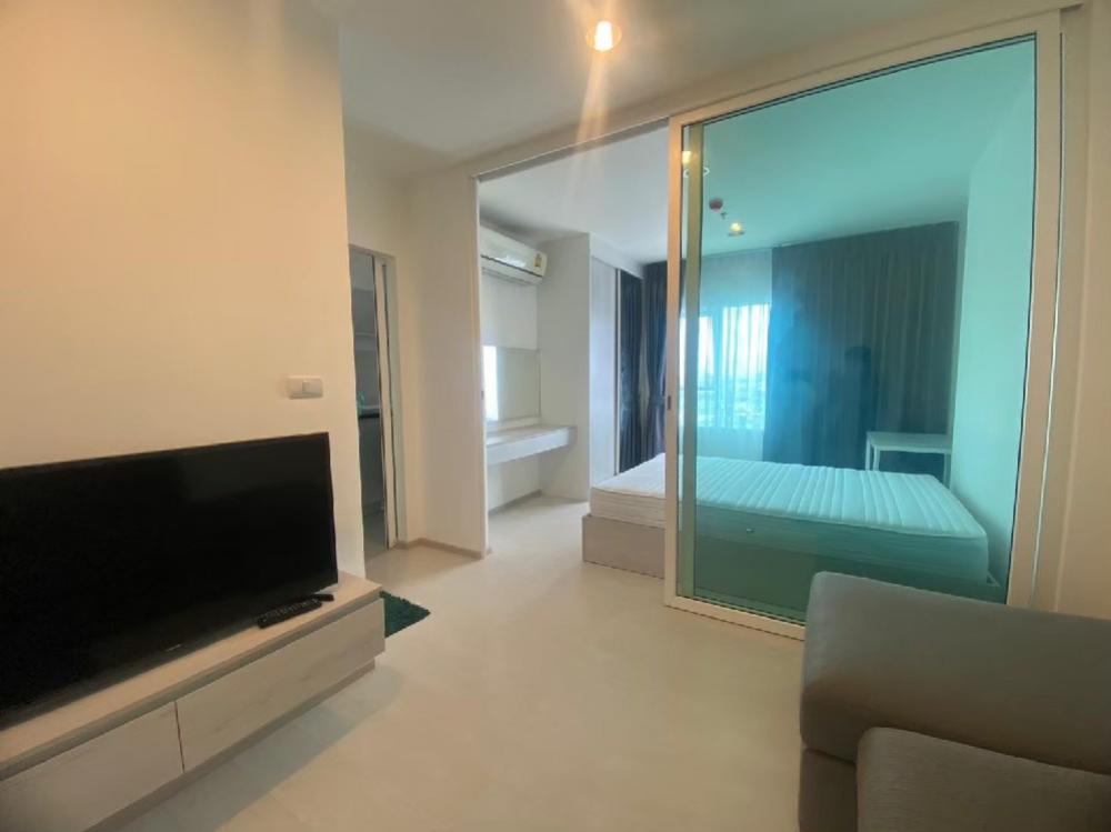 For RentCondoSamut Prakan,Samrong : 📣Condo for rent Aspire Erawan 🏢 @BTS Erawan 🚈 city view, privacy Complete with furniture and electrical appliances, ready to move in 🔥