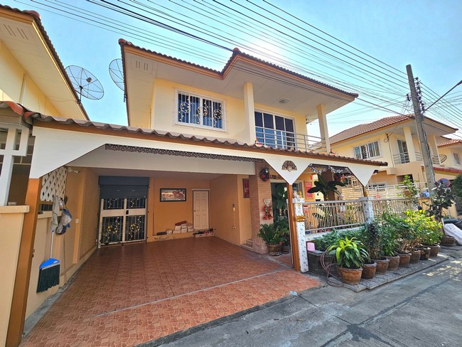 For SaleTownhouseSamut Prakan,Samrong : sss456 for sale, 2-story semi-detached house, Suriya Perfect Village, corner house.