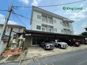 For RentTownhouseSapankwai,Jatujak : 3-storey building for rent, behind the edge #Near BTS Phahonyothin 24, building is on Phahonyothin 23 #Can register a company #Can raise pets